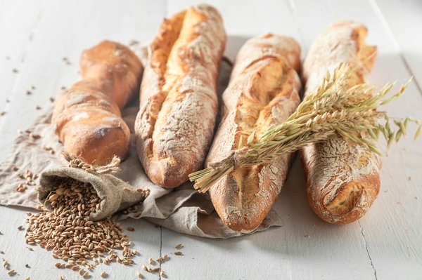 What's the Key to Crafting a Perfect French Baguette with a Crunchy Exterior?