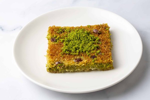 How to Make an Authentic Indian Saag Paneer with Fresh Spinach?